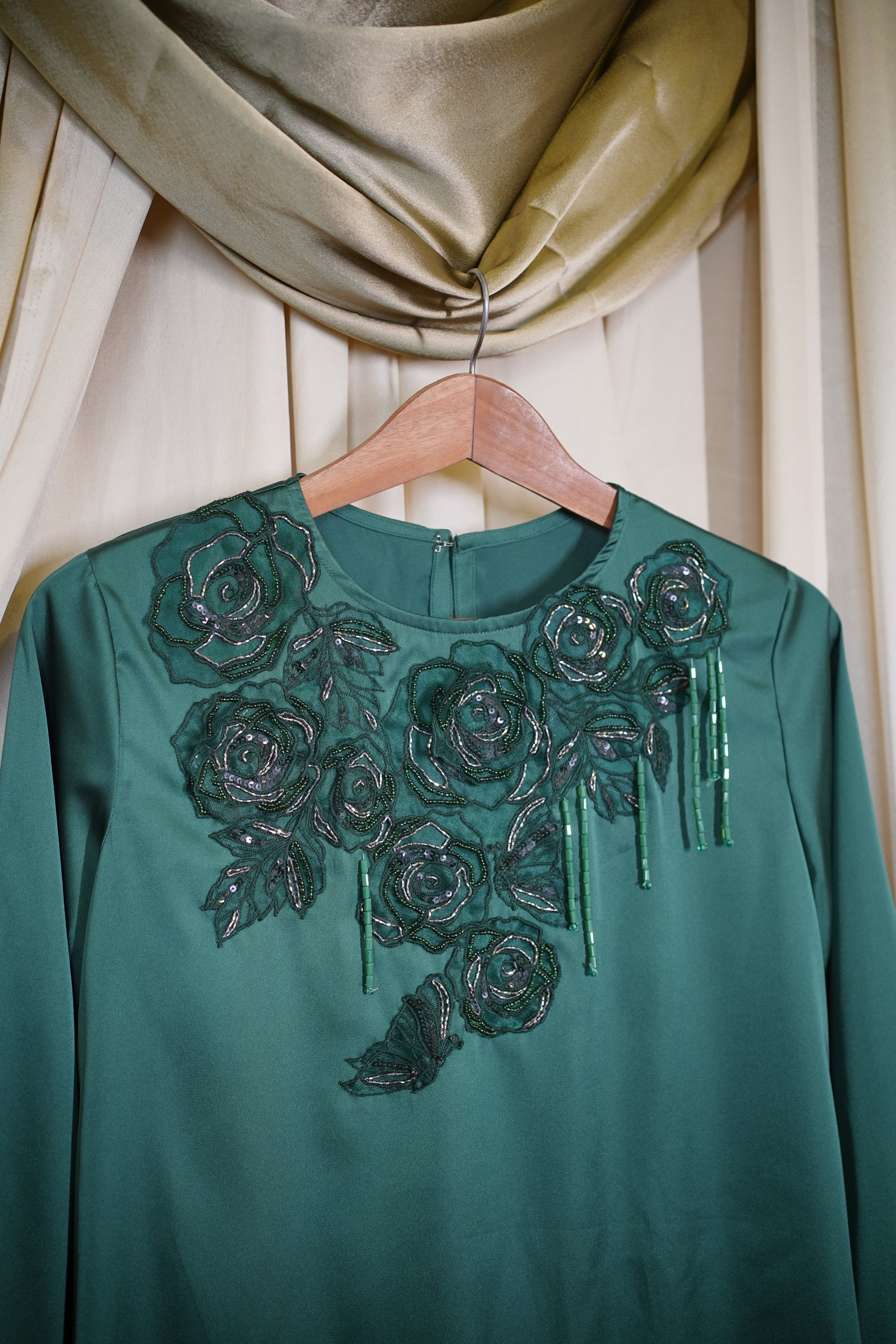 EMRALD TOP & SKIRT SET