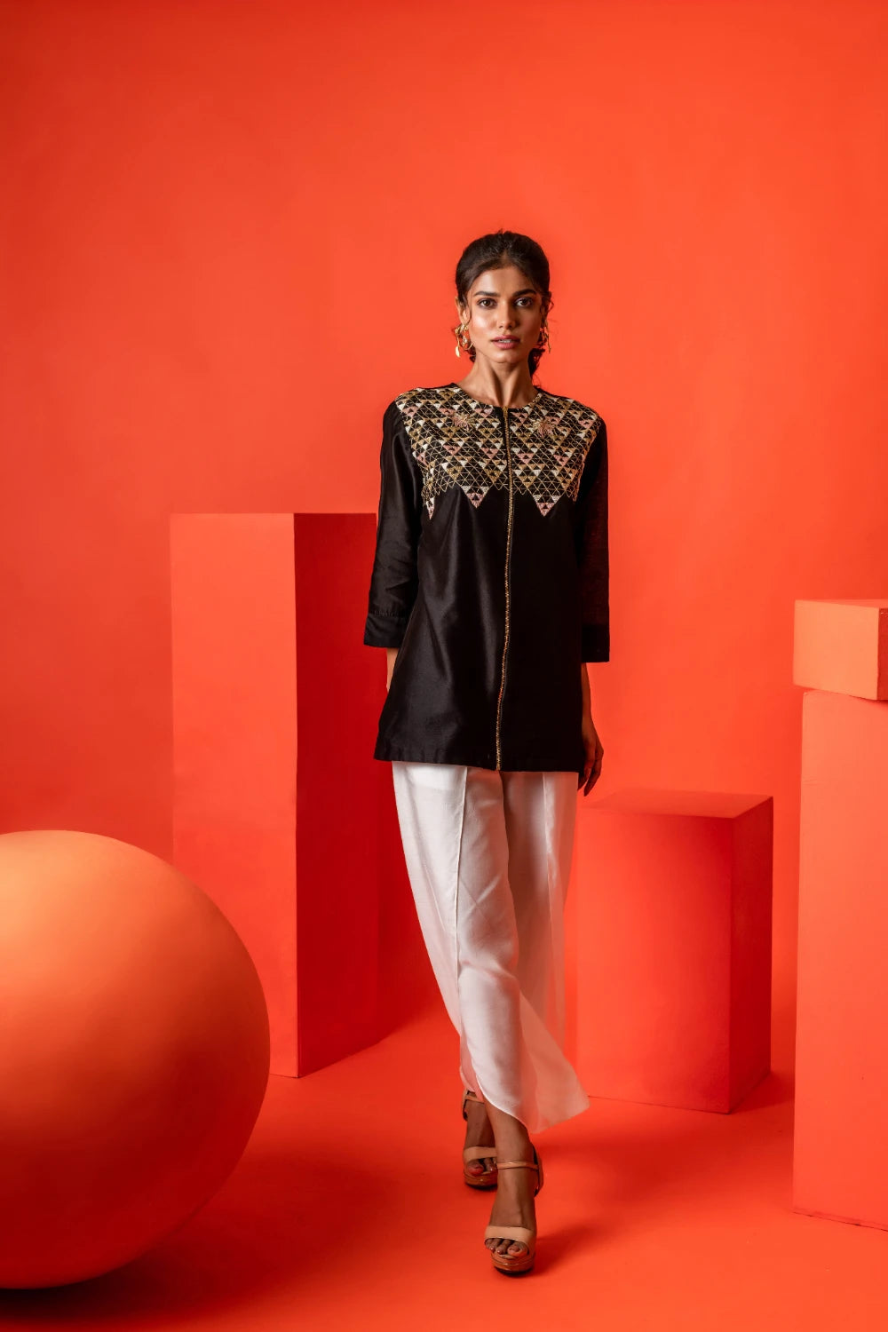 NIGHT GAZE TOP