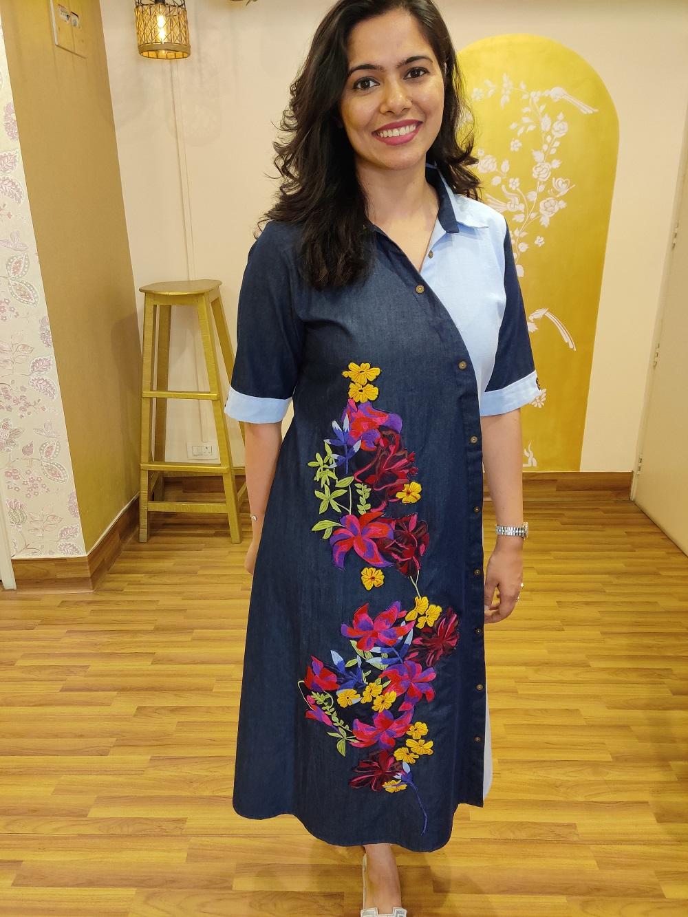 EMBROIDERED MIDI DRESS