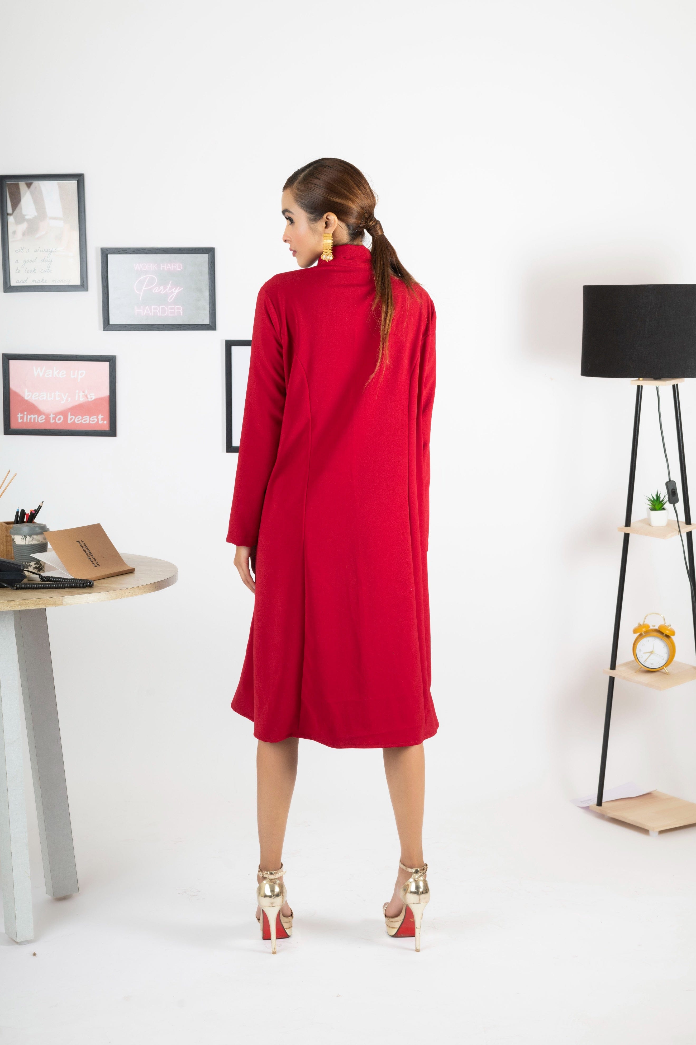 RED SANGRIA CHAINED DRESS