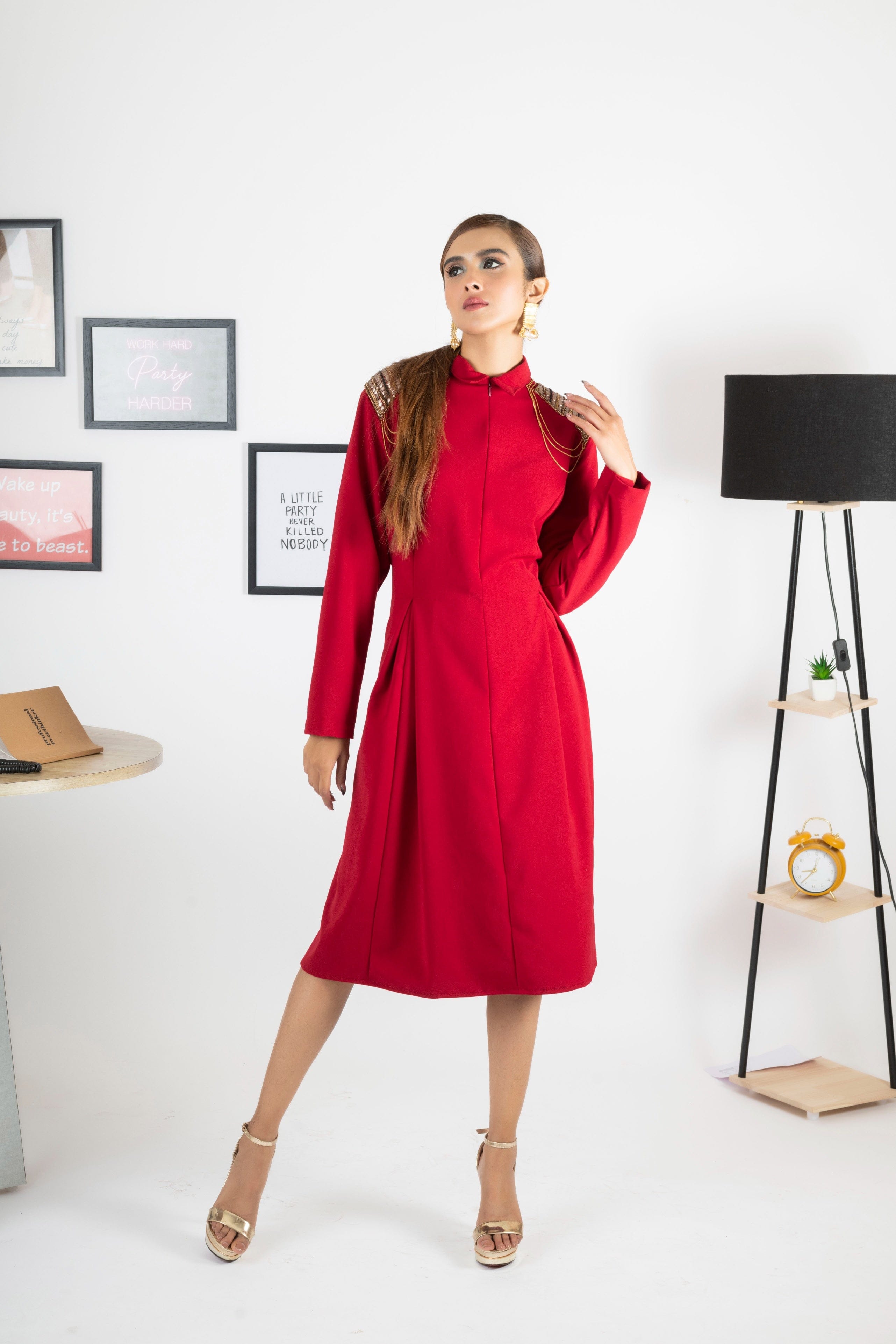 RED SANGRIA CHAINED DRESS