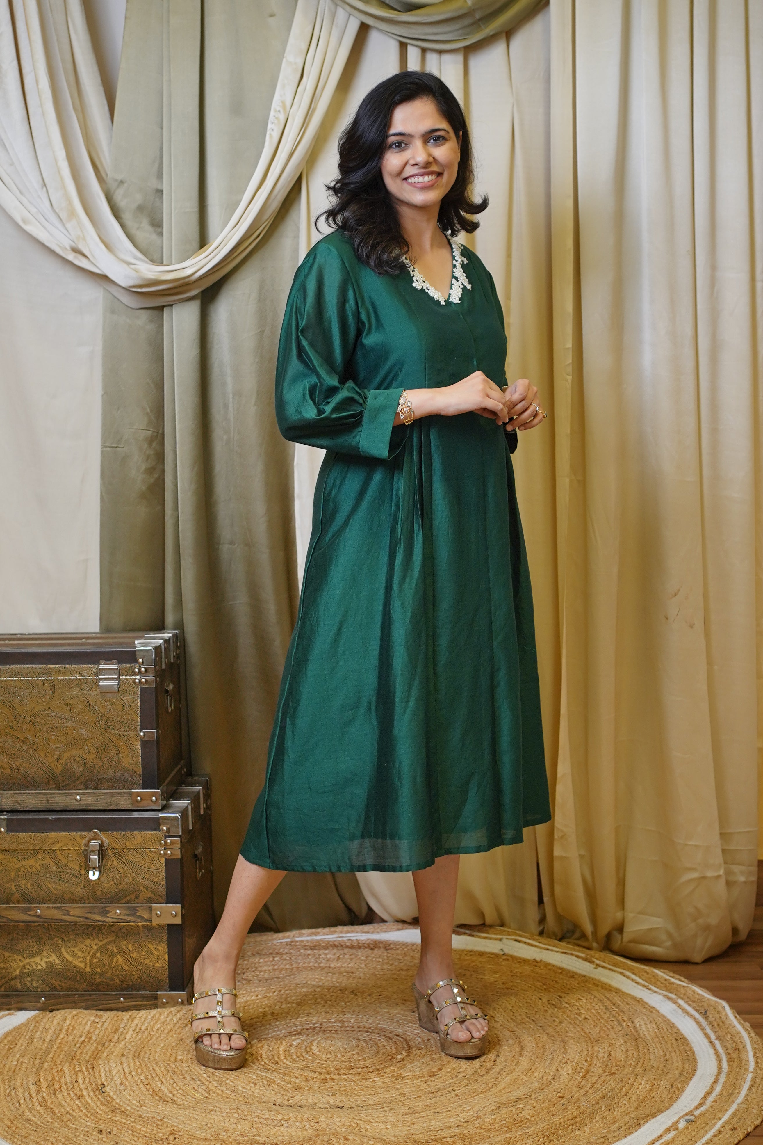 EMERALD V NECK DRESS