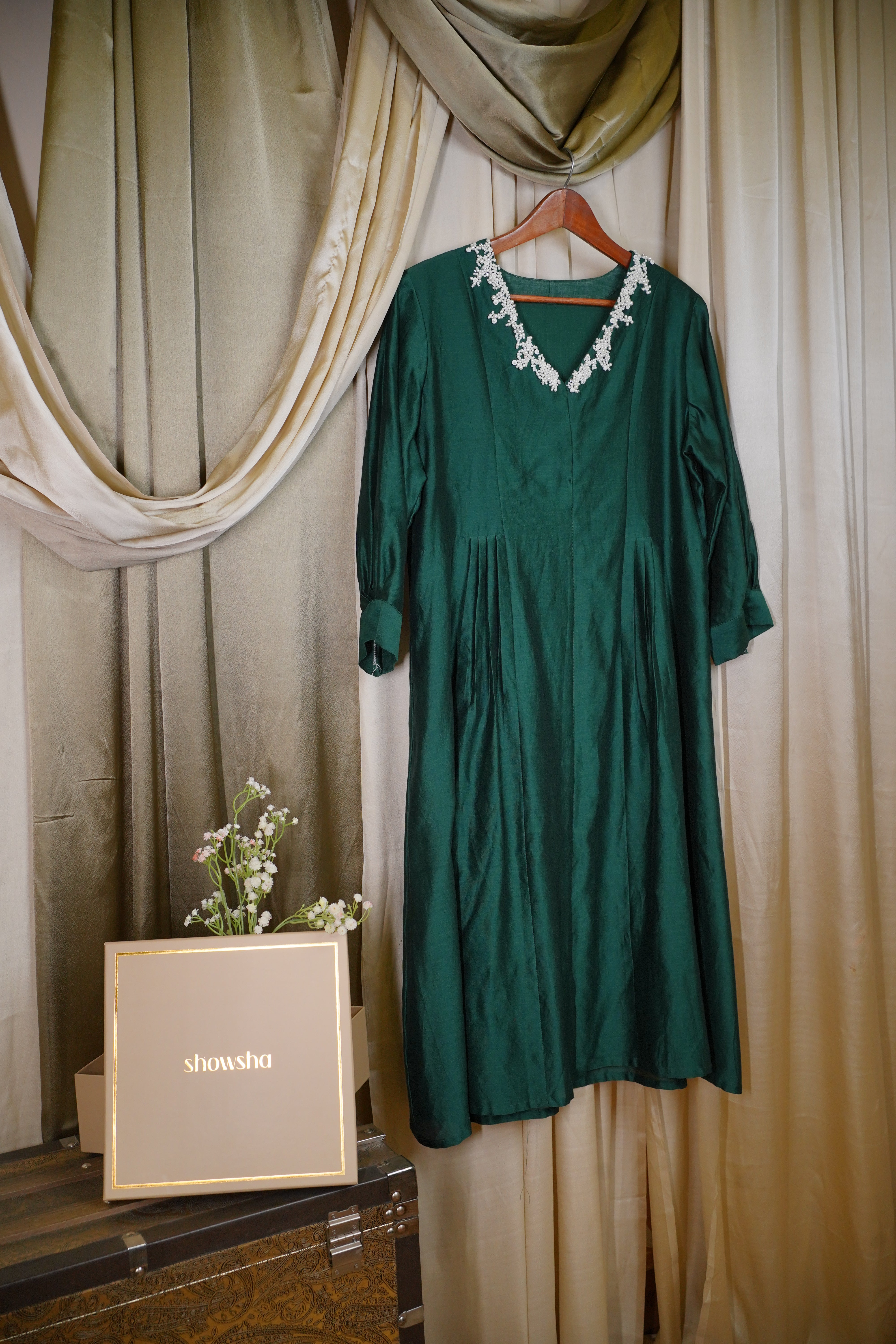 EMERALD V NECK DRESS