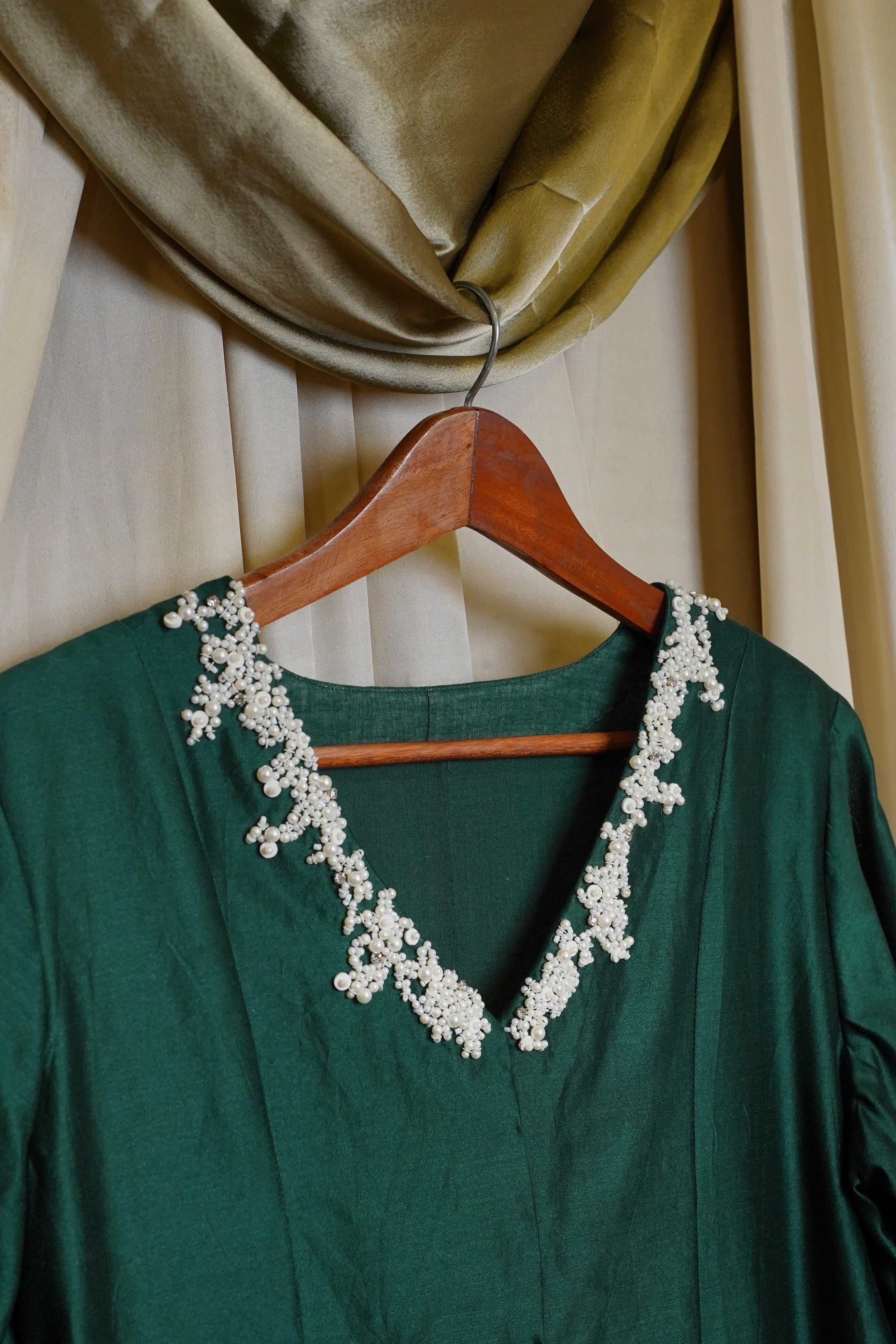 EMERALD V NECK DRESS